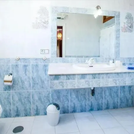 Villa 3 Bedrooms In Costa Del Sol